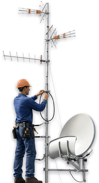 tecnico antenna durante sistemazione